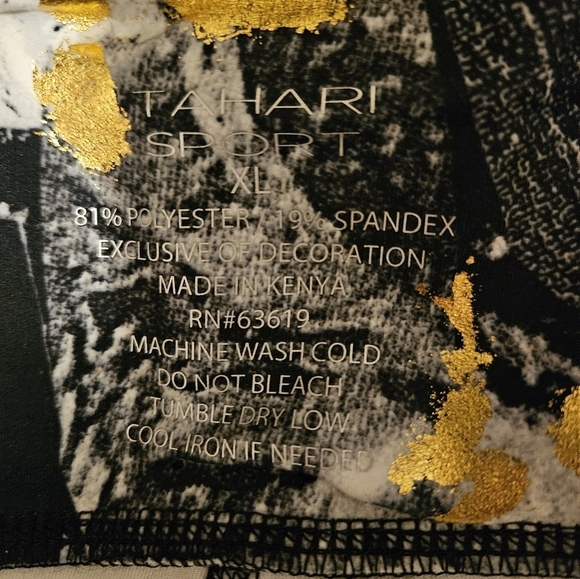 #197 TAHARI SPORT- Double Cell Pocket leggings Black Marble w/Gold. Varies Sizes - Picture 7 of 9